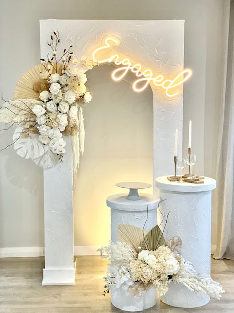 White textured square arch